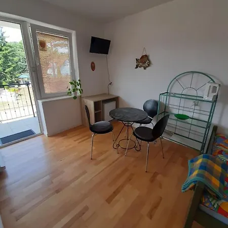 Pokoje Goscinne Weronika 오스트로보